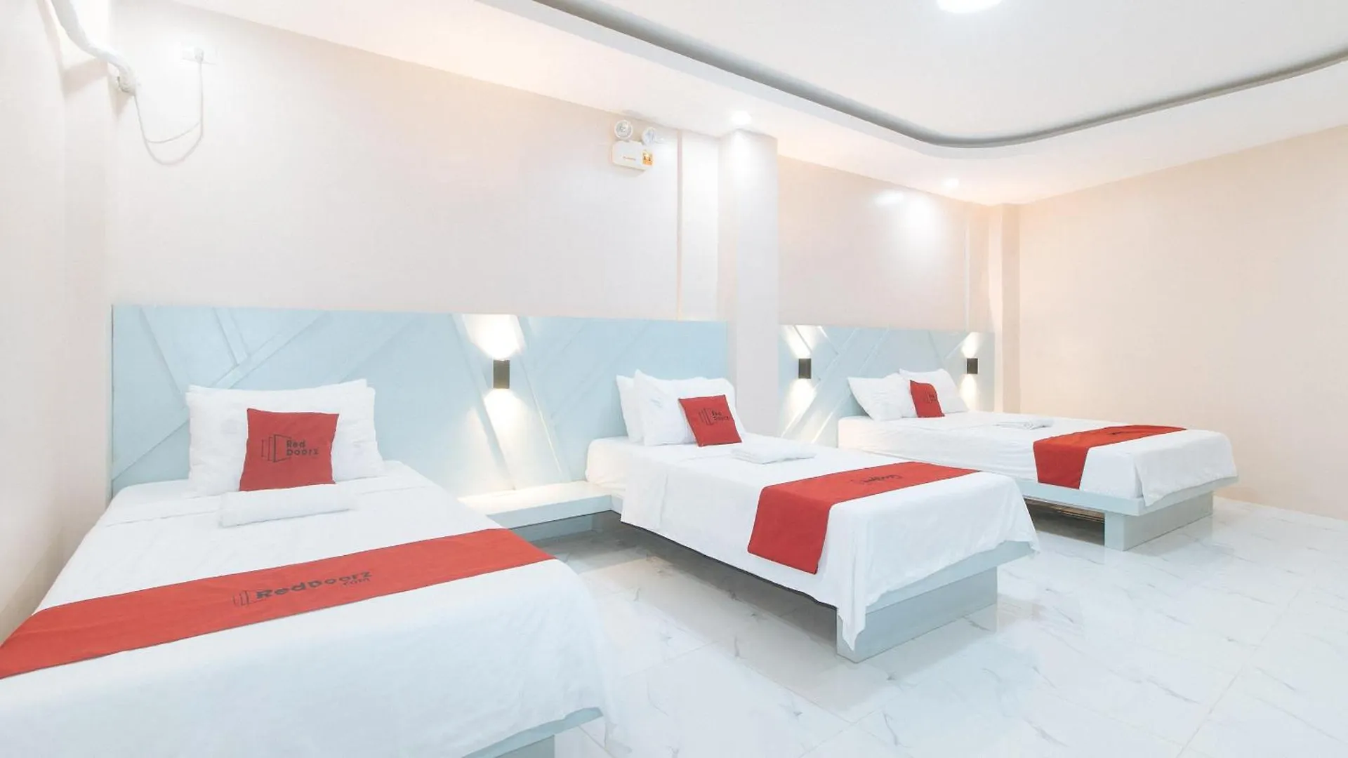 Reddoorz At Happy Stay Apartelle داويس 0*,