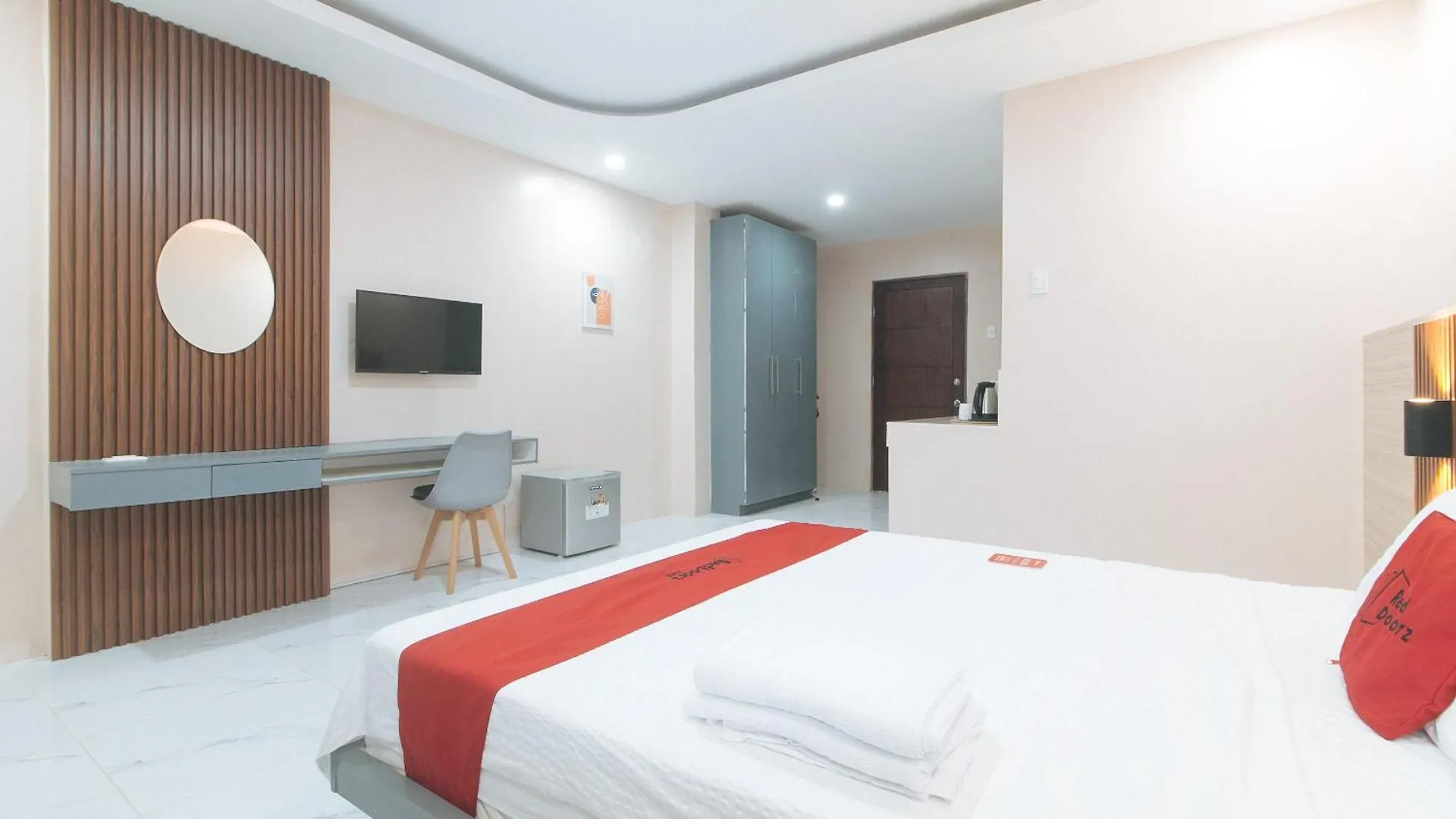宾馆 Reddoorz At Happy Stay Apartelle 道伊斯