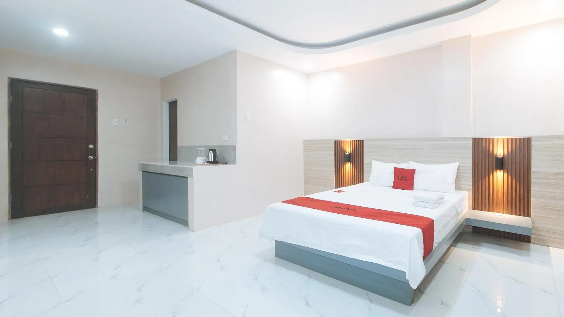 Reddoorz At Happy Stay Apartelle 道伊斯