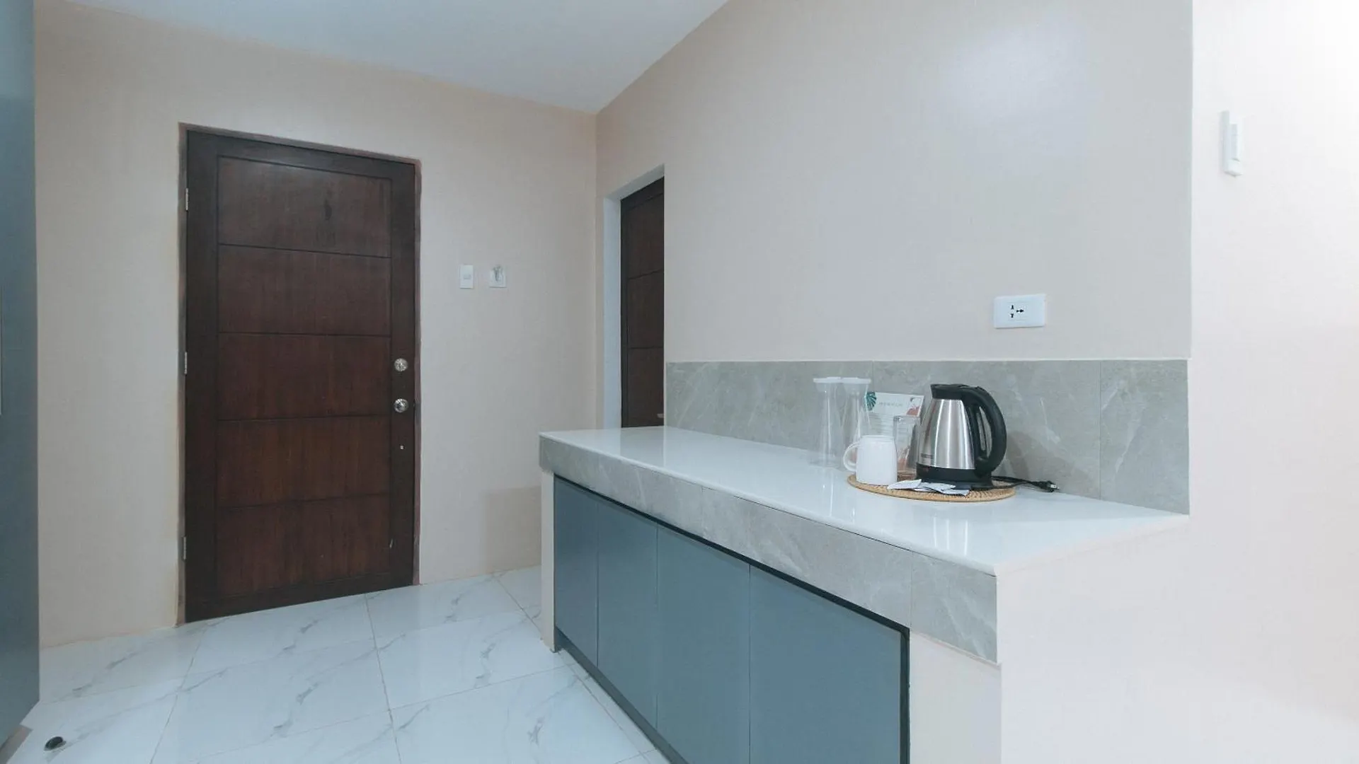 宾馆 Reddoorz At Happy Stay Apartelle 道伊斯